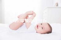 父母?jìng)冋莆者@4個(gè)技巧,輕松培養(yǎng)孩子睡嬰兒床的習(xí)慣