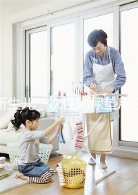 新生兒一次性隔尿墊用法詳解，放在床單上而不是替代尿布